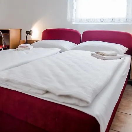 Ana Stjepan Nikolic - Pilgrim's 2nd Guest house 2*