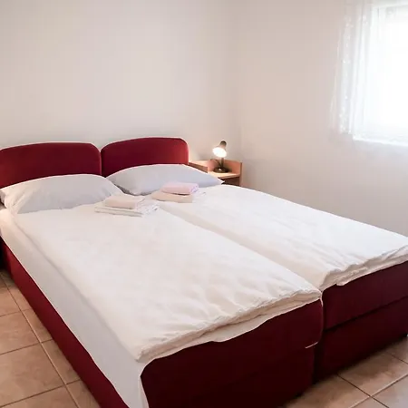 Ana Stjepan Nikolic - Pilgrim's 2nd Guest house 2*