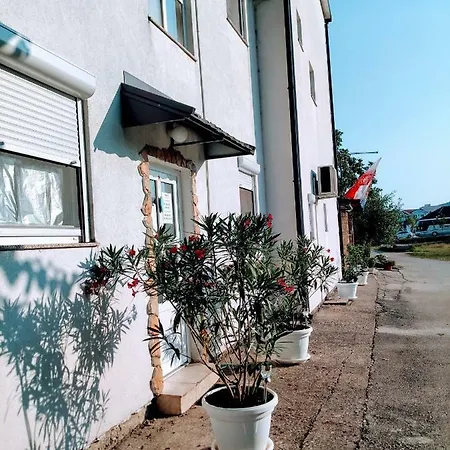 Ana Stjepan Nikolic - Pilgrim's 2nd Guest house 2*